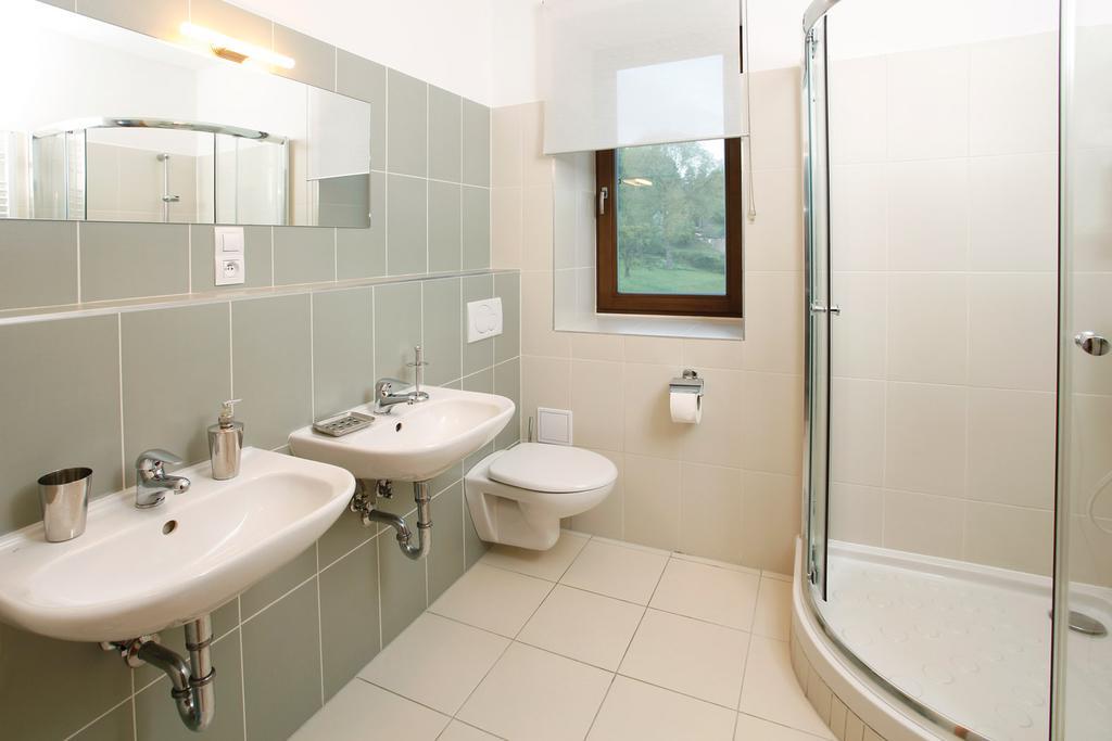 Apartman Stara Skola Vysoké nad Jizerou Oda fotoğraf