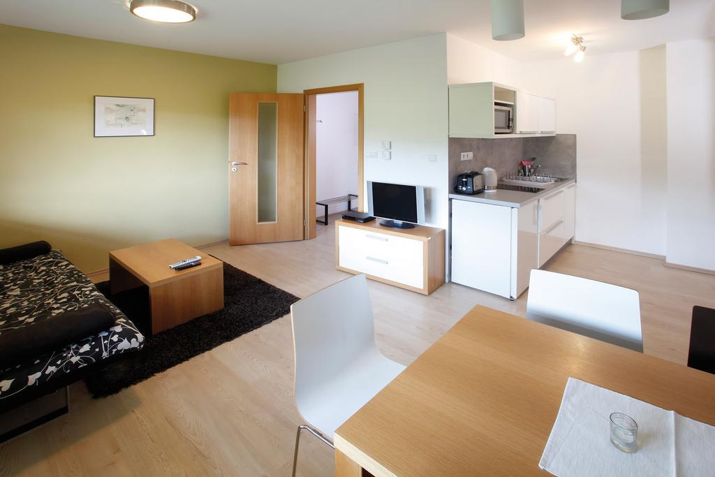 Apartman Stara Skola Vysoké nad Jizerou Oda fotoğraf